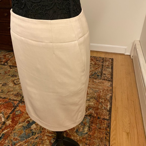 Banana Republic Skirt - Khaki, Size 2 - Picture 2 of 7